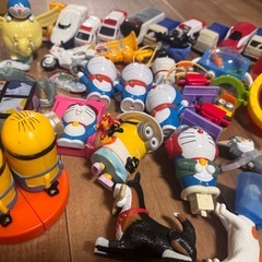 ハッピーセット ドラえもん ミニオン トミカの画像