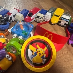 ハッピーセット ドラえもん ミニオン トミカの画像