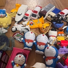 ハッピーセット ドラえもん ミニオン トミカの画像