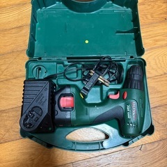 いインパクトドライバーの画像