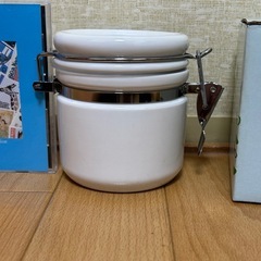 セラミックキャニスターの画像