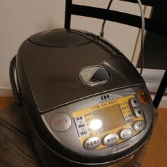ZOJIRUSHI 早急に炊飯器必要な方☆の画像