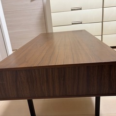 リビング収納棚の画像