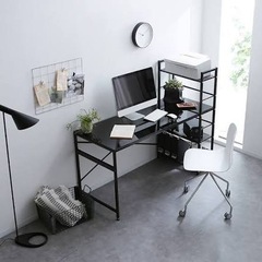 12/30まで ラック付きガラス天板pcデスク　の画像