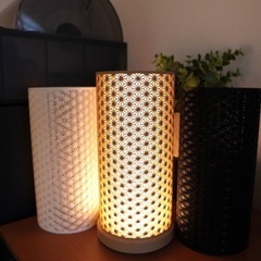 円筒形透かし模様ランプの画像