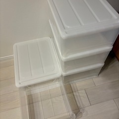 プラスチックケース4つの画像