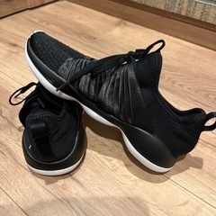 ③PUMAスニーカー☆23.5センチの画像
