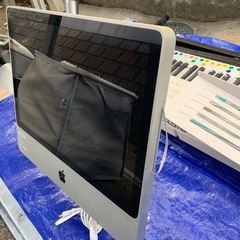 Apple iMac シルバー 大画面 ワイヤードキーボードの画像