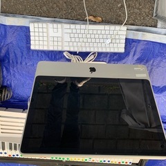 Apple iMac シルバー 大画面 ワイヤードキーボードの画像