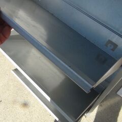お洒落なスチール製の下駄箱? 鉄製 アイアン 昭和レトロ 中古品 現状品の画像