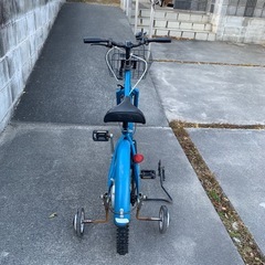 18インチ 子供用自転車 補助輪 スタンド付き   の画像