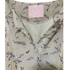 【訳あり】kyun 小花柄ロングワンピース 裏地付き ライトベージュ フリーの画像