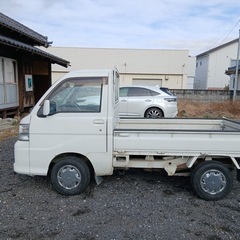 ダイハツ ハイゼット 🔘4WD 🔘エアコン/ヒーター 🔘パワーステアリング 🔘パワーウィンドウ 🔘オートマチック 🔘走行距離15万kmの画像