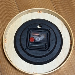 木目の壁掛け時計の画像