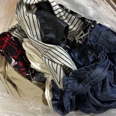 婦人服 パンツなどの画像