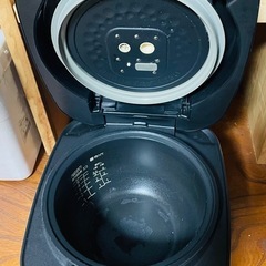 【中古】タイガー 土鍋IH炊飯ジャー 5.5合（JKX-V101）の画像