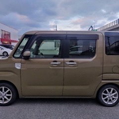 女性オーナーダイハツウェイクの画像