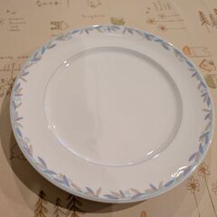 ノリタケとBlossomTimeのお皿です。の画像