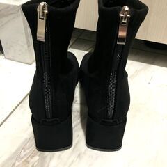 ショートブーツ 24.0cm（太ヒール・ストレッチ・スクエアトゥ）の画像