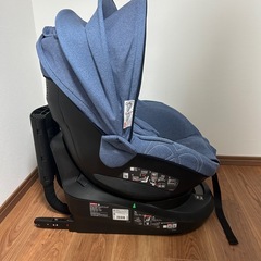 エールべべ　クルット4i チャイルドシートの画像
