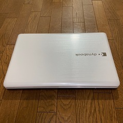 ノートパソコン TOSHIBA Satellite P750 Seriesの画像