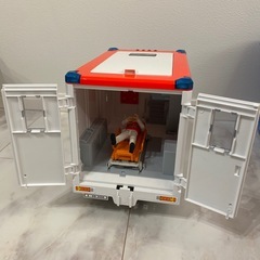 外国の救急車の画像