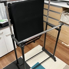 ハンガーラックの画像