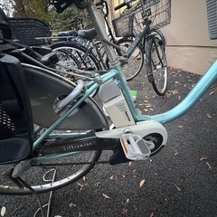 ブリヂストン ASSISTA 電動アシスト自転車（チャイルドシート付き）の画像