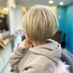 ばっさりとスタイルチェンジされました！表面にハイライトを入…