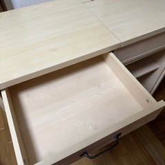 IKEAのドレッサーの画像