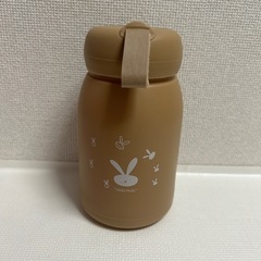 うさぎの柄　水筒の画像