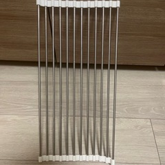 【まとめて譲ります】米びつ、畳める水切り、ボウルの画像