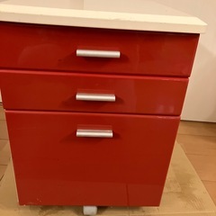 キャスター付きキャビネットの画像