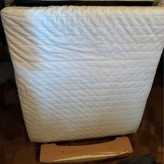 折りたたみベッドの画像