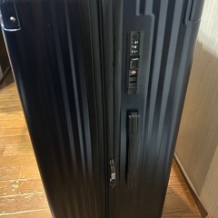 キャリーケースLサイズ　4000円ですの画像