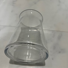 ガラス製フラワーベースの画像