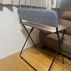 折りたたみデスクの画像