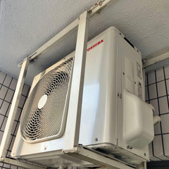 【東芝】ルームエアコンRAS-2219ATM 2019年製 6畳用の画像