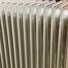 デロンギ　200Ｖ専用オイルヒーターの画像