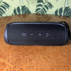 スピーカー黒の画像