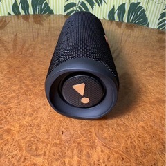 スピーカー黒の画像