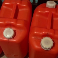 灯油ポリタンクの画像