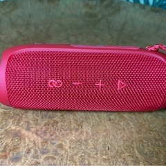 スピーカー赤の画像