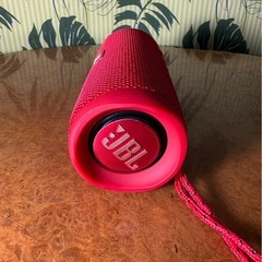 スピーカー赤の画像