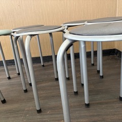 パイプ丸椅子　６個の画像