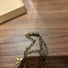 ②LOUIS VUITTONネックレスの画像