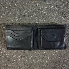 イルビゾンテ二つ折り財布の画像