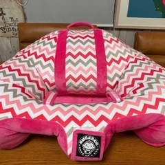 HUGABUU ベビー用練習チェア ピンクシェブロンの画像