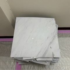 【無料】フロアタイル　100枚程度の画像