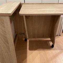 折り畳み式デスクの画像